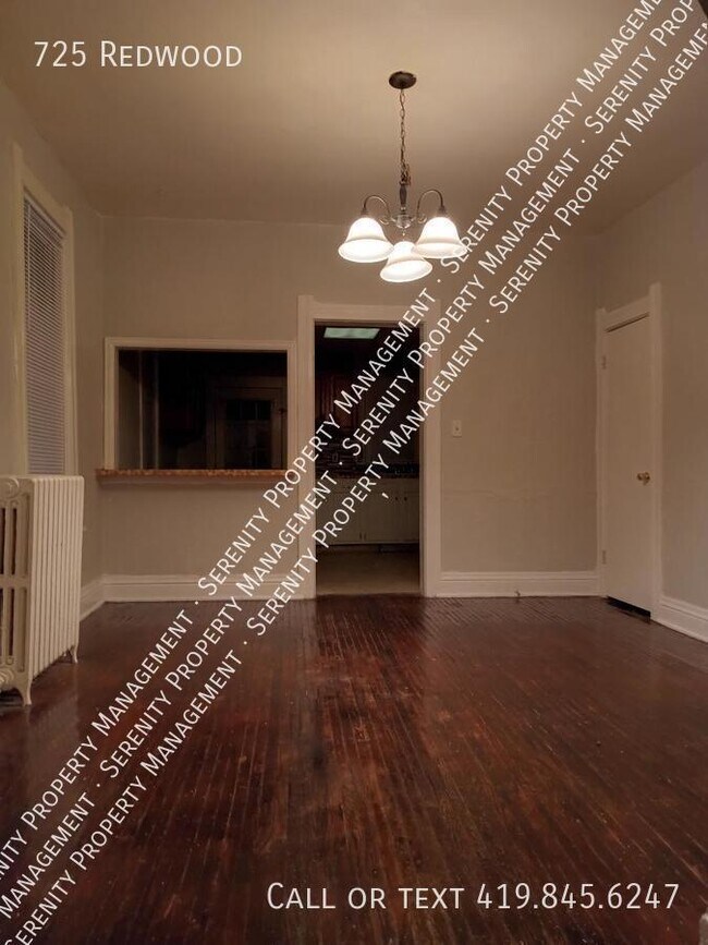 Building Photo - Ask about our Holiday Special! Charming Th...