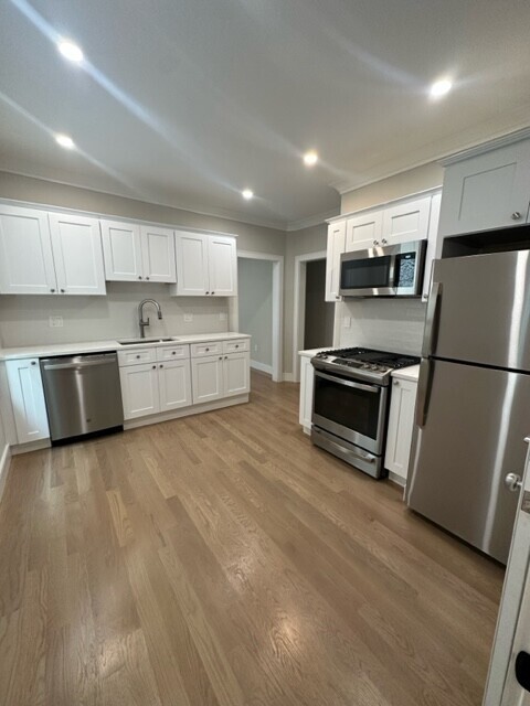 Building Photo - 50 Iffley Rd