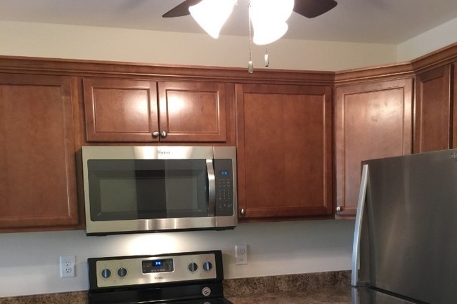 Kitchen - 1910 Wrigley St