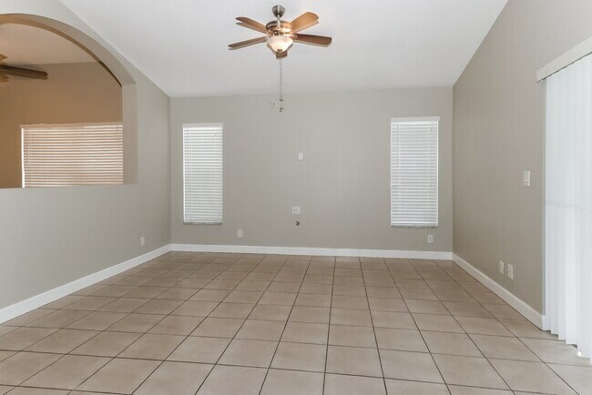 Foto del edificio - 6755 Red Reef St