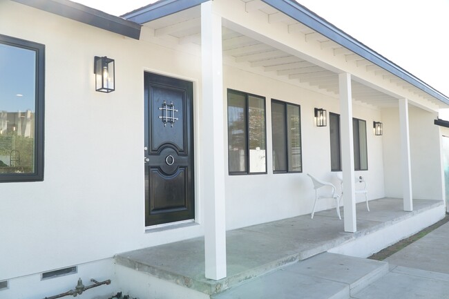 Building Photo - 8110 Barnsley Ave