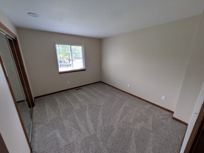 Foto del edificio - 22 NW Lakeview Blvd