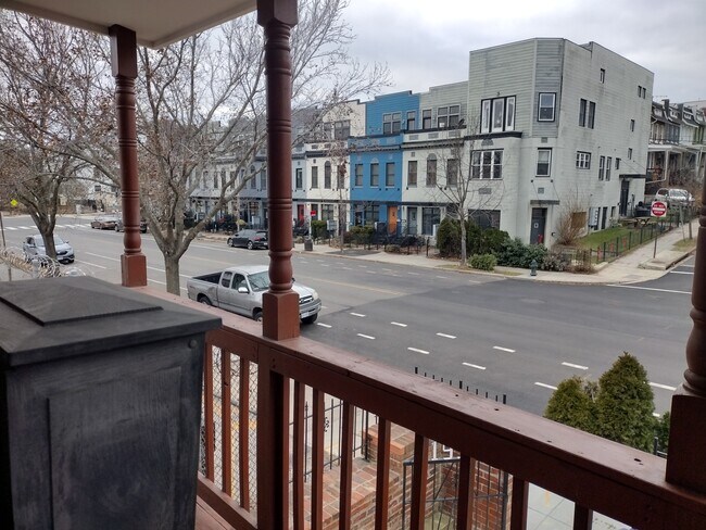 Foto del edificio - 1933 4th St NW