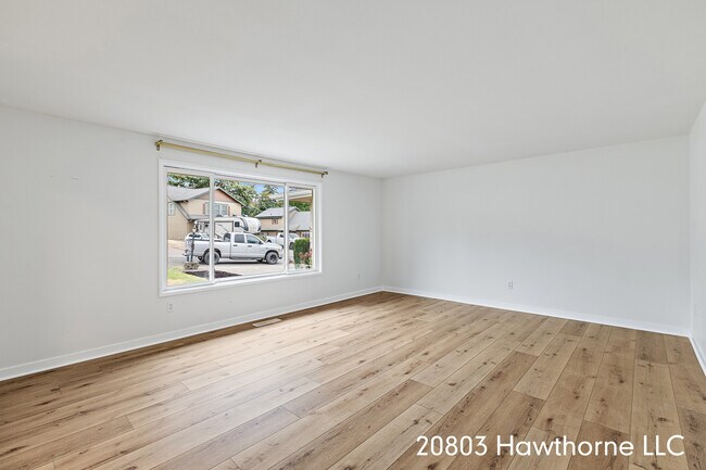 Building Photo - 20803 SE Hawthorne St