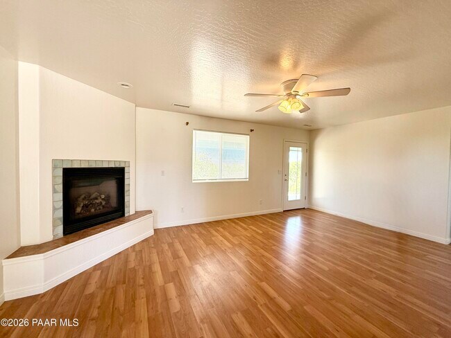 Foto del edificio - 1415 Lakeview Rd