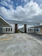 Building Photo - 14 Notre Dame Ave