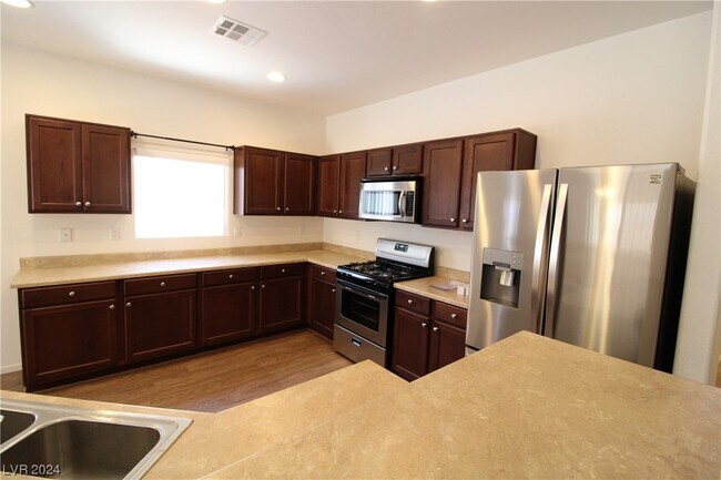 Building Photo - 2349 Rock Slide Cir