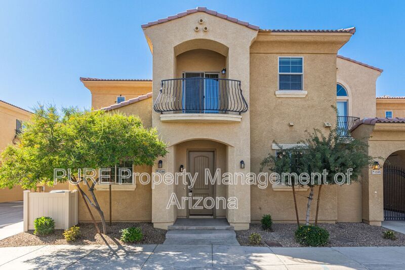 Foto principal - 1367 S Country Club Dr