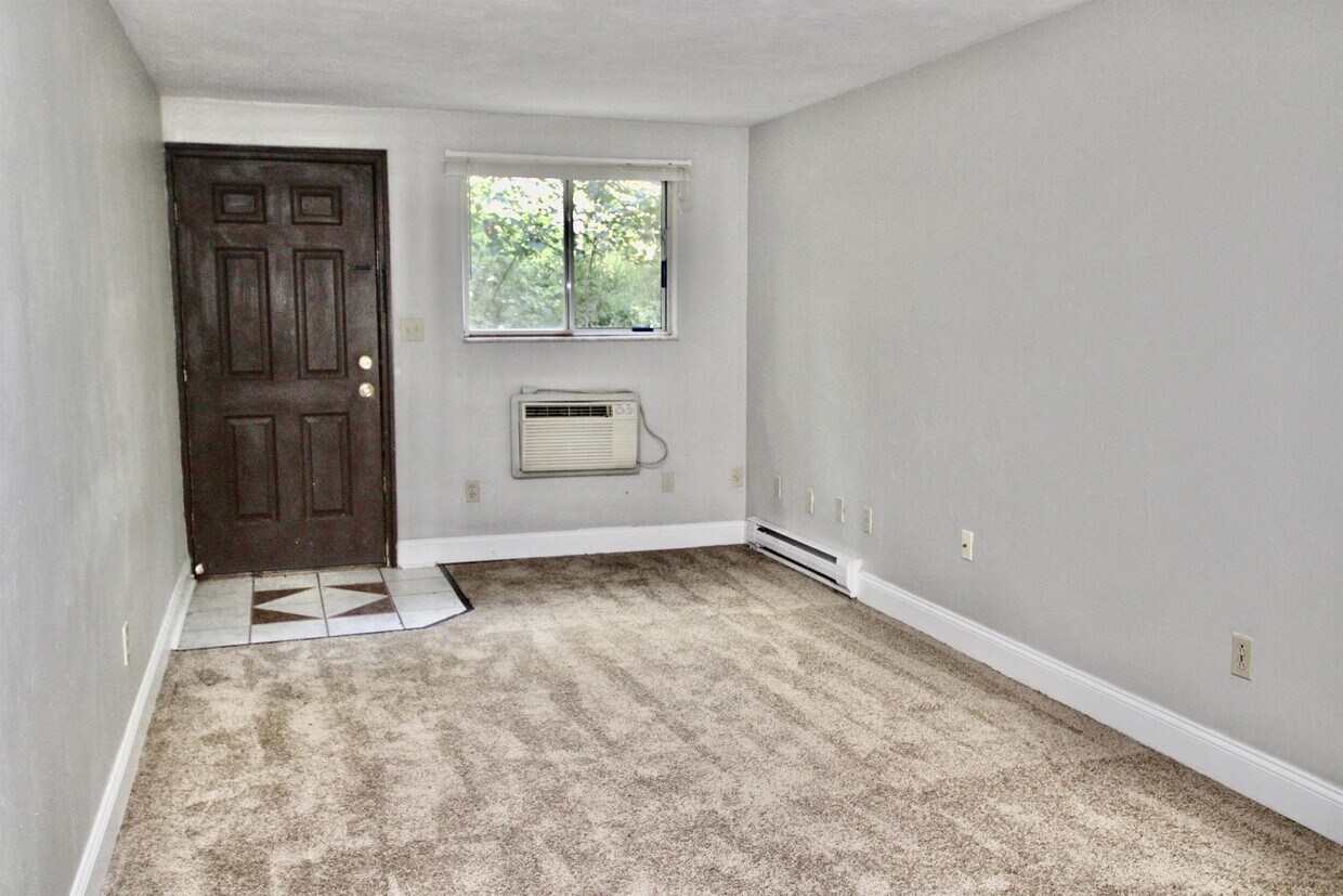 204 Oak Manor Pl Unit 204, Penn Hills, PA 15235 Room for Rent in Penn Hills, PA