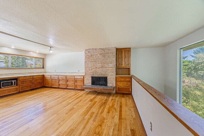 Foto del edificio - Five-bedroom in Kent, Scenic Hill Neighbor...