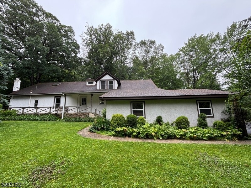 Foto principal - 22 Hillcrest Rd
