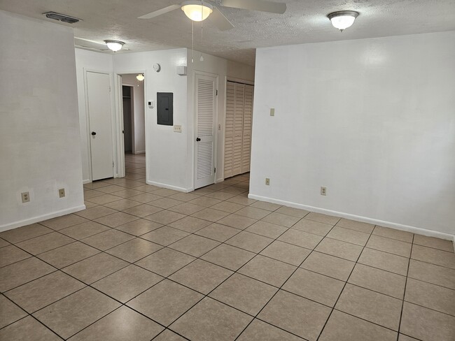 Building Photo - 5302 Plum Ave
