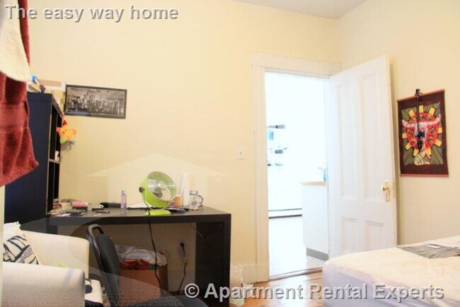 Building Photo - 52 Portsmouth St