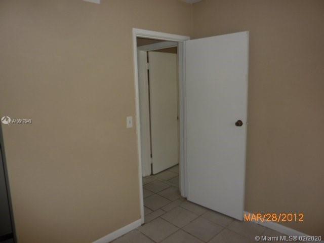 Building Photo - 3720 SW 46th Ave