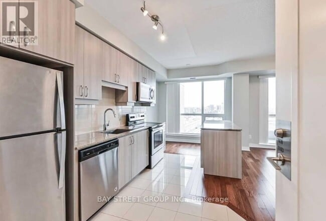 Building Photo - 9201 Yonge St