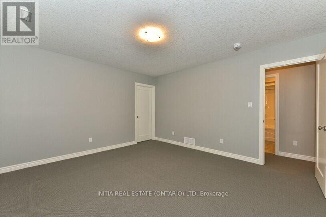 Building Photo - 49 Westlake Drive