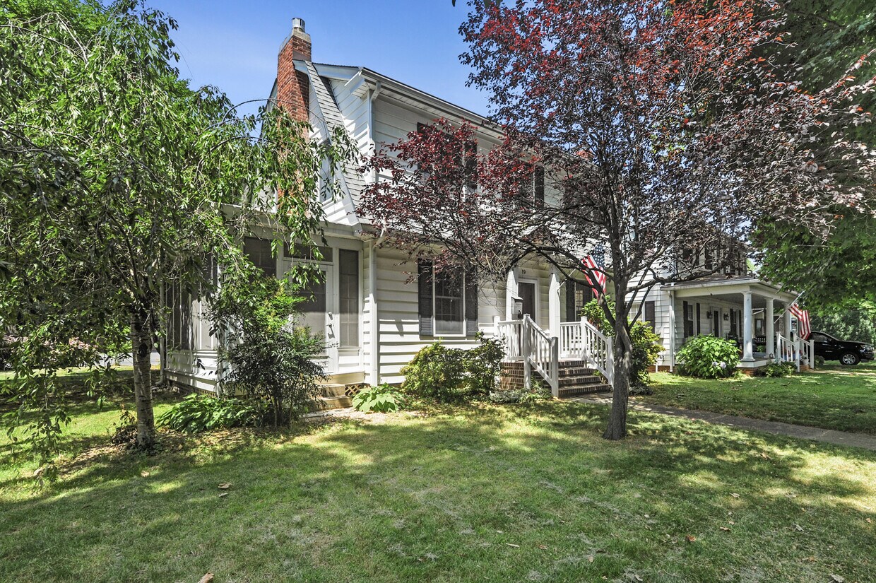 Primary Photo - 19 Elm Terrace