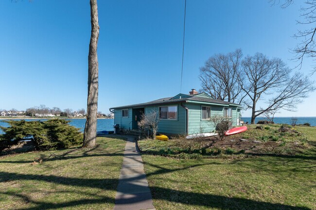Building Photo - 5 Nash Island
