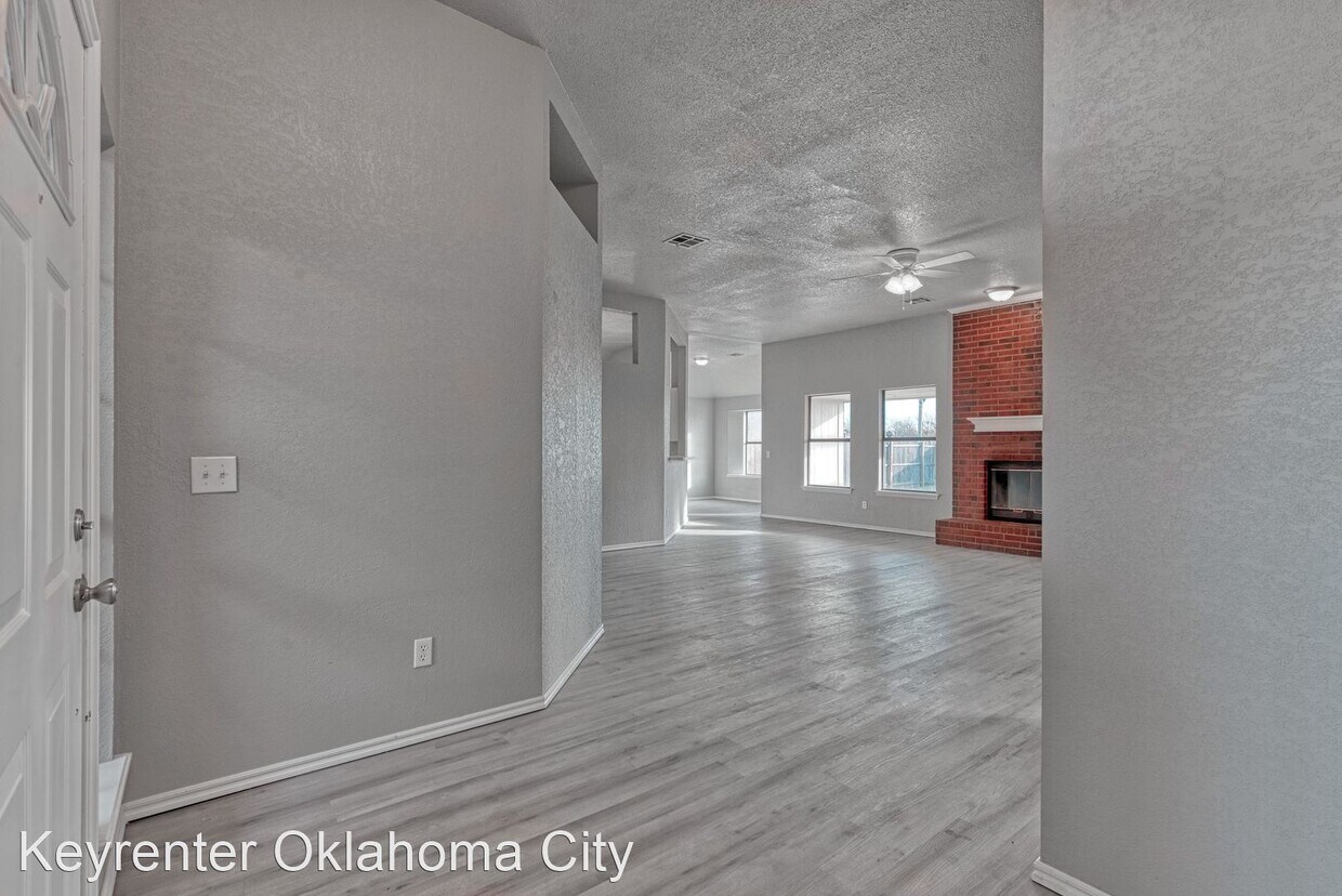 Foto principal - 3 br, 2 bath House - 3804 Quail Ridge Dr