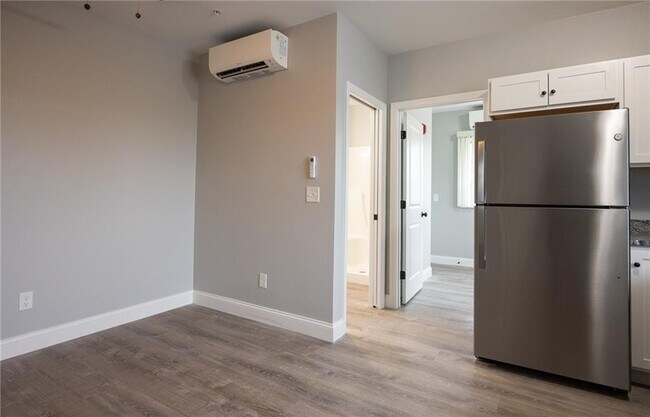 Building Photo - 6899 Post Rd