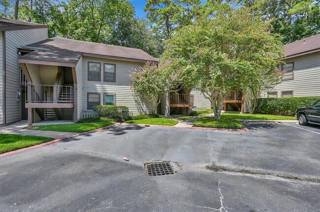 Building Photo - 12900 Walden Rd