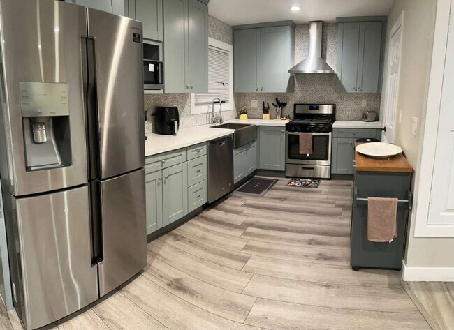 Foto del edificio - 354 Rexview Dr