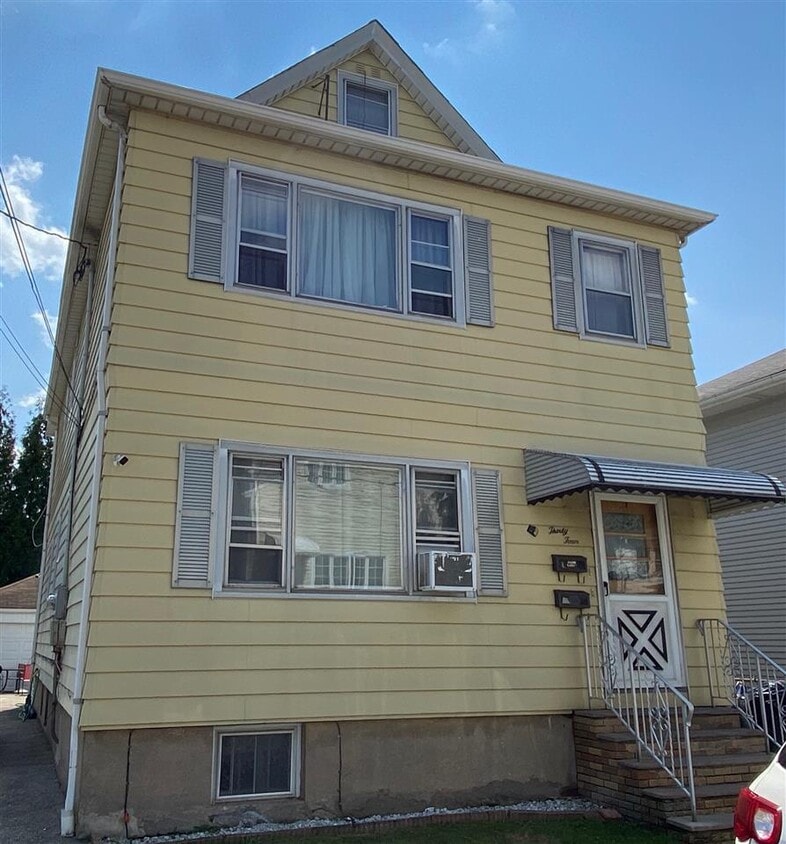 34 Lizette St, Garfield, NJ 07026 House Rental in Garfield, NJ