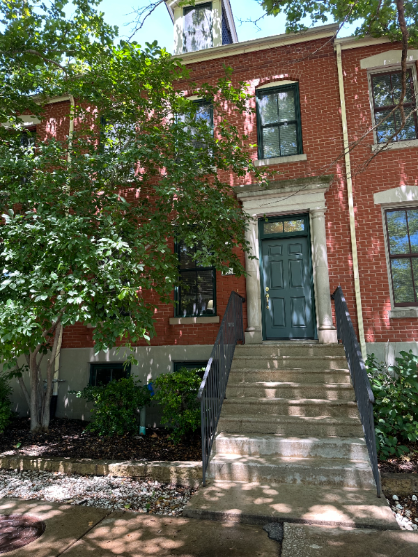 Primary Photo - 3588 N New Town Ave