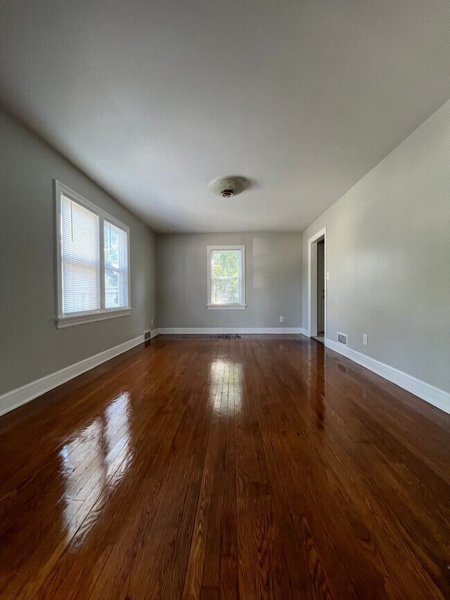 Foto del edificio - Remodeled 3 bedroom 1.5 bath home in a gre...