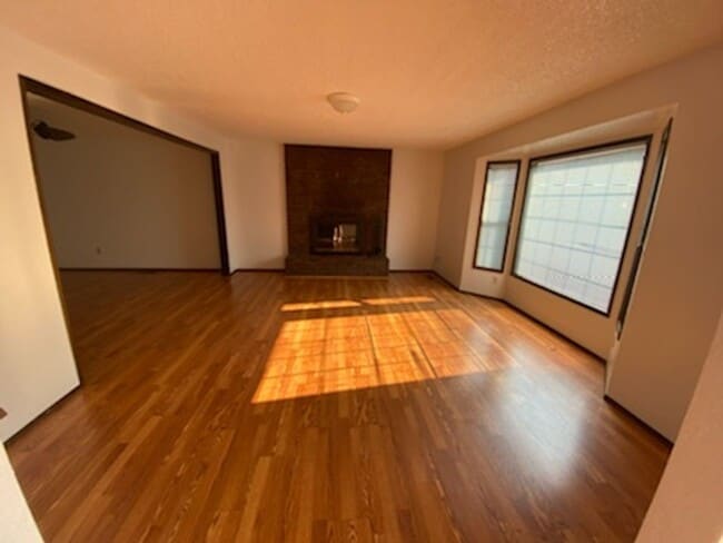 Foto del edificio - Rambler Fenced Backyard