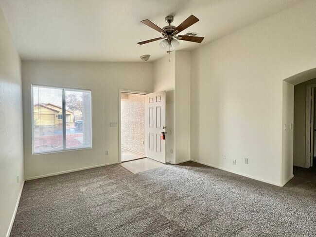 Building Photo - $650 OFF MOVE-IN COSTS!!! MOVE IN READY!