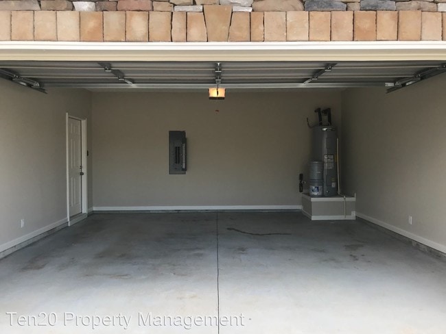 Building Photo - 3 br, 2.5 bath House - 6002 Townes way