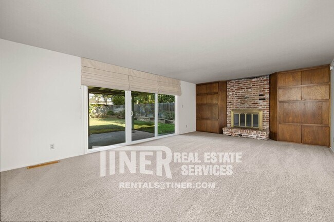 Building Photo - Beautiful 3 Bedroom Home!