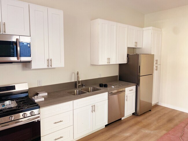 Kitchen - 316 Ulysses St