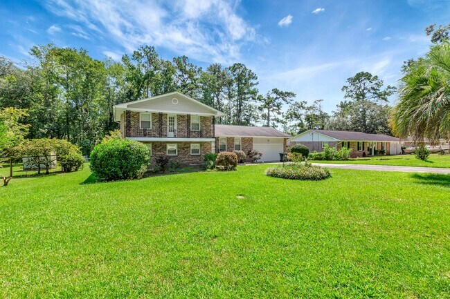 Building Photo - Charming Summerville Home in Quail Arbor