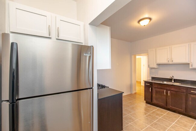 Foto del edificio - Newly renovated 2bed in Albany Park - heat...