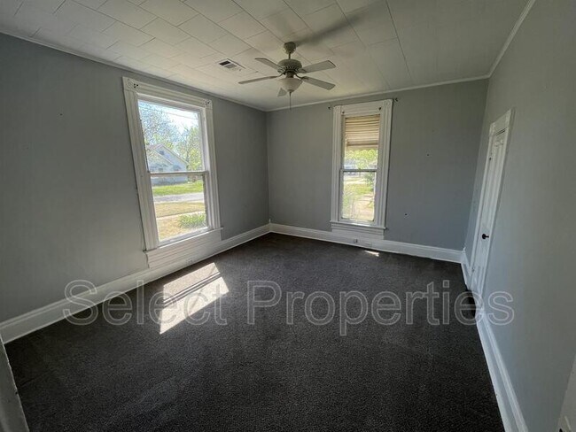 Foto del edificio - 904 W Oak Ave