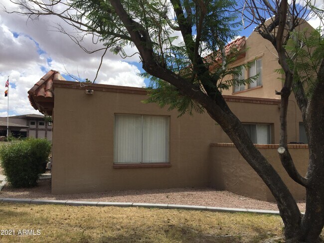 Foto del edificio - 14231 N Oakwood Ln