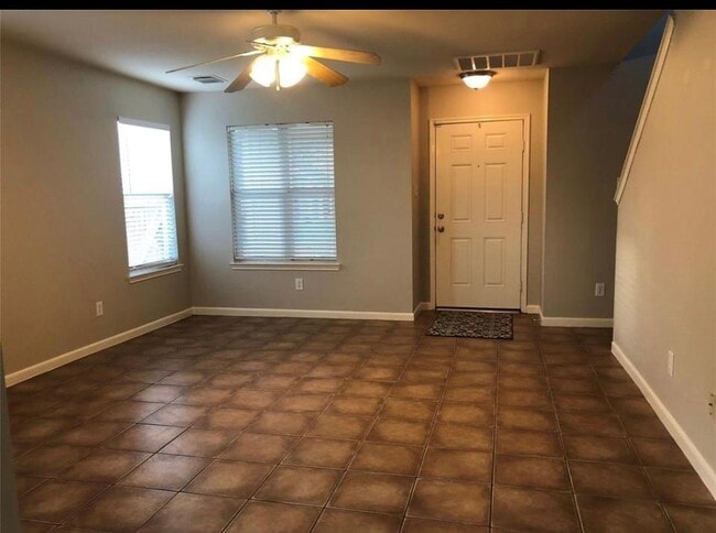 Building Photo - 4106 Dogwood Hill St