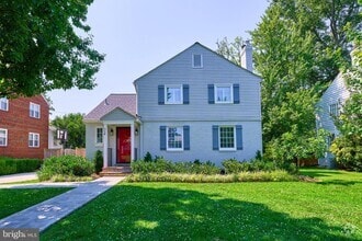 Building Photo - 714 Grand View Dr