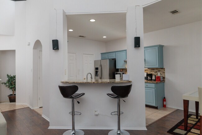 Building Photo - 213 Patriot Ln