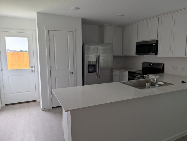 Building Photo - 511 Sandhill Crane Ln