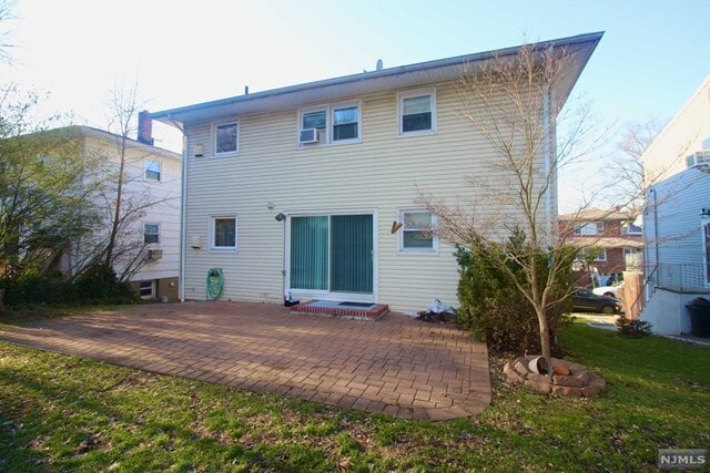 Building Photo - 384 Bernard Pl