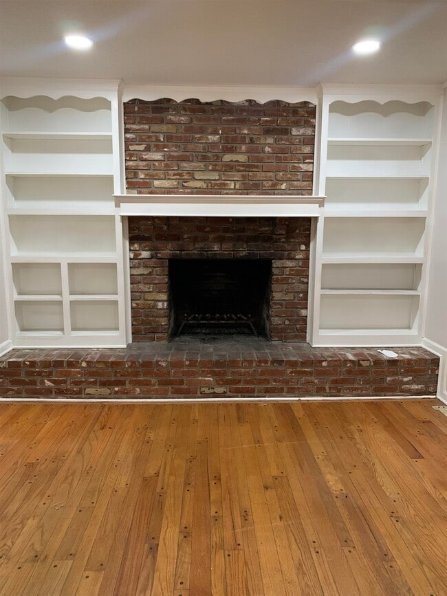 Building Photo - 2349 Ridgeland St