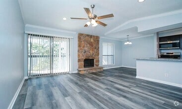 Building Photo - 17331 Red Oak Dr