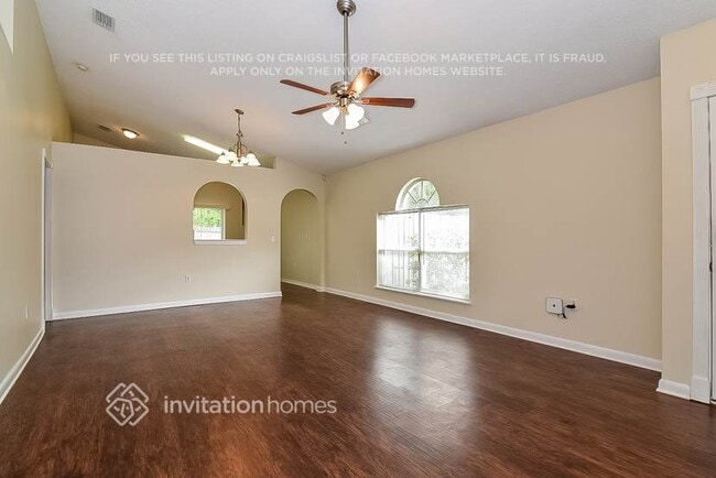 Foto del edificio - 6304 Calamari Pl