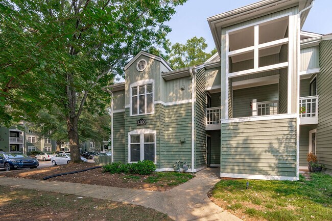 Building Photo - 1200 Westview Ln