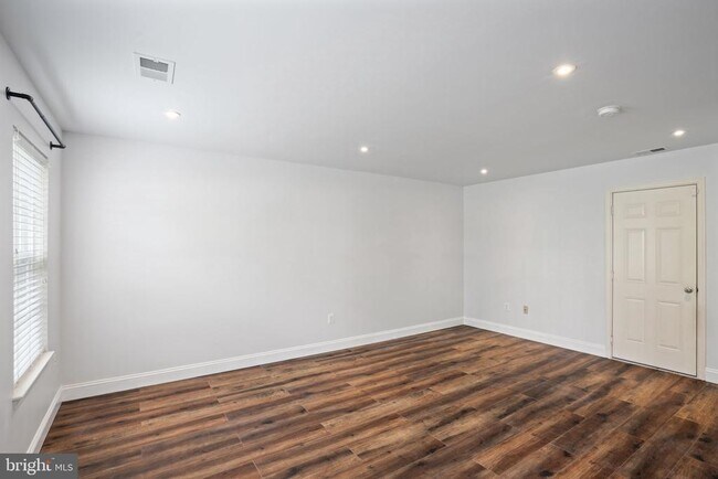 Building Photo - 2630 River Basin Ln