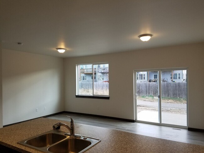 Building Photo - 1514 Butler Creek Ave