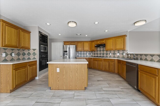 Building Photo - 2215 Winecup Ln